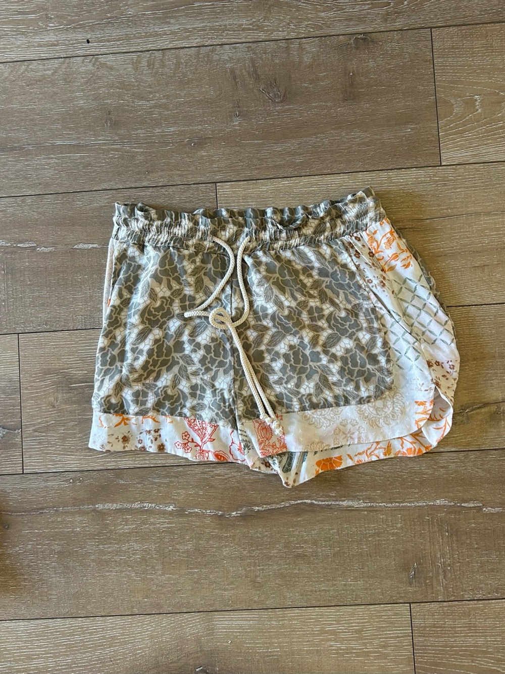 Wanderlux Beautiful Top & Short Set Size XS - Picture 6 of 8